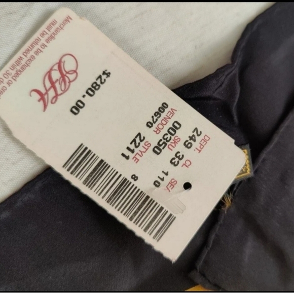 NWT VINTAGE PALOMA PICASSO SILK SHAWL - Picture 4 of 5